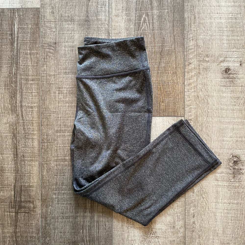 GREY LEGGINGS